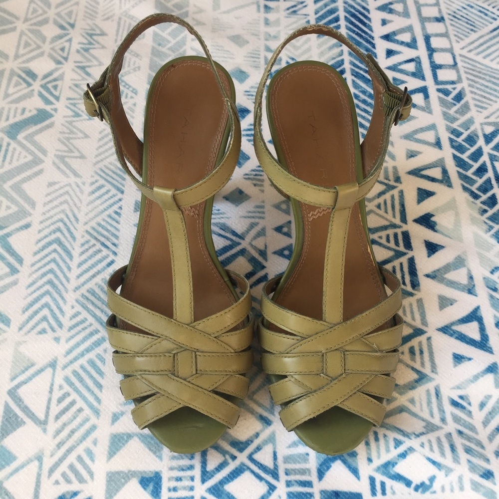 Tahari Platform Heels - Picture 3 of 5